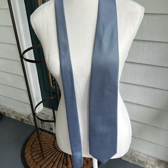 Nautica Blue Striped Silk Tie - Picture 5 of 8
